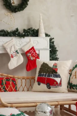 Świąteczna poduszka dekoracyjna Świąteczny Samochód z Choinką